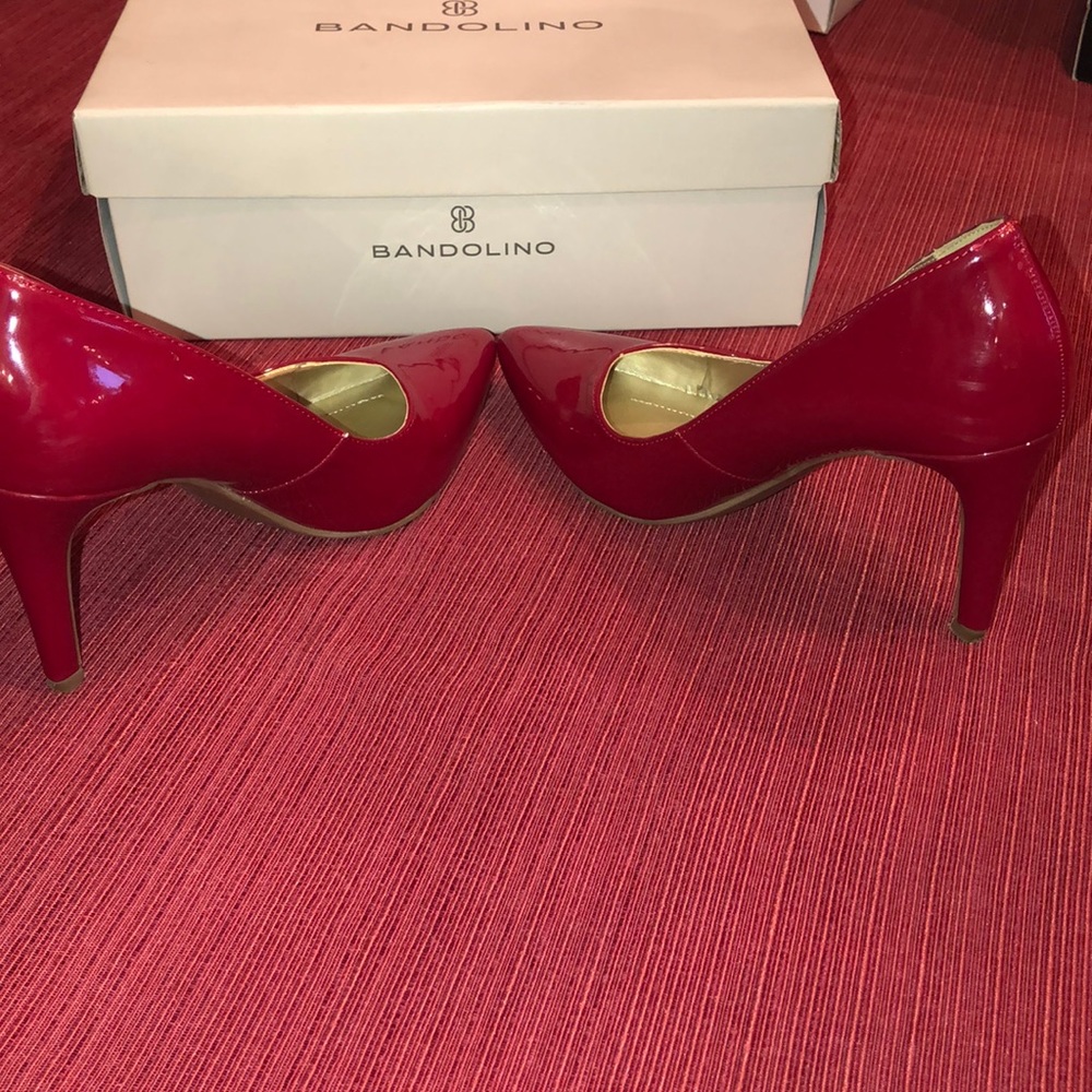 Bandolino Red Point Toe Heels in size 5.5M - Picture 7 of 11